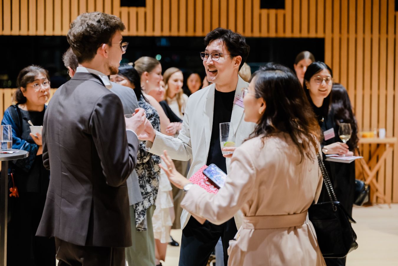 The evening continued with opportunities to connect, exchange ideas, and strengthen ties between participants from Switzerland and Hong Kong.
